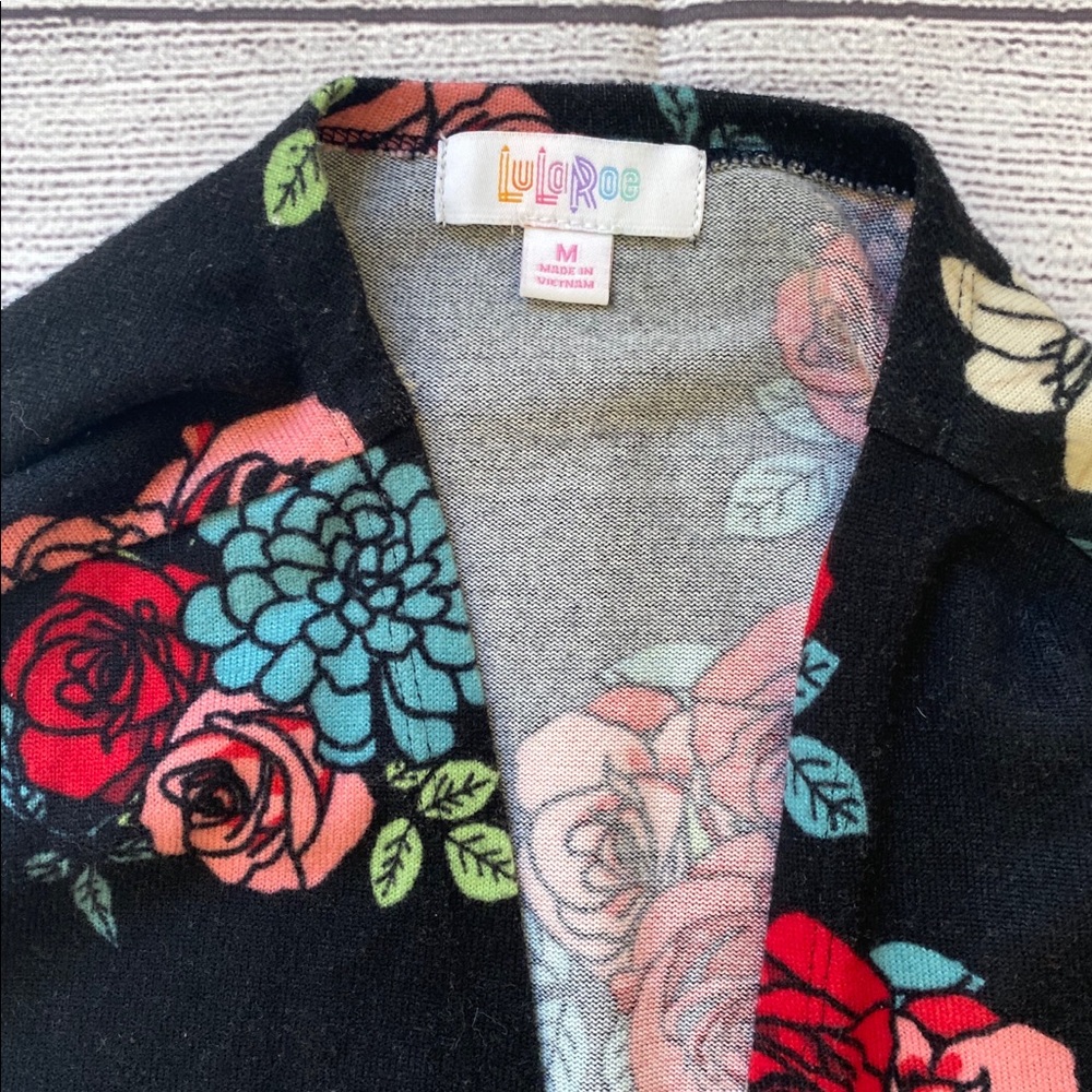 Lularoe - Picture 3 of 4